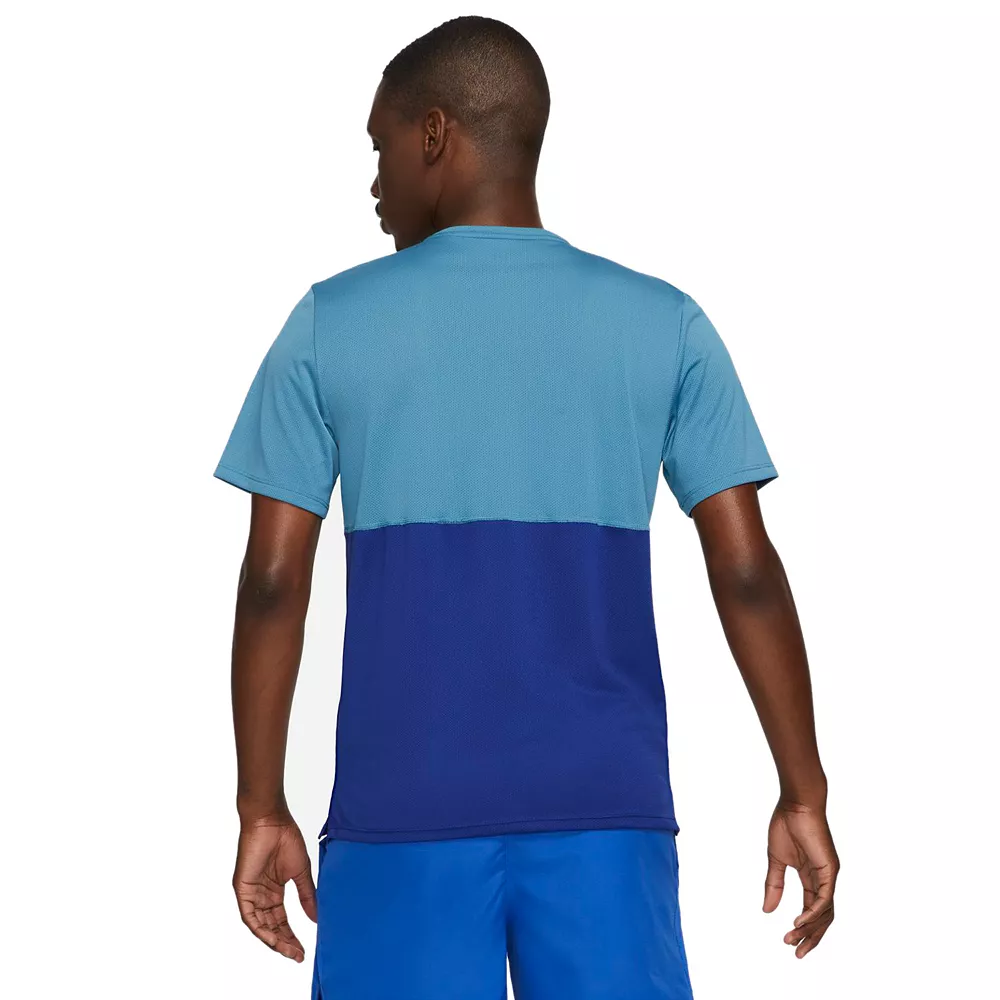 Men's Nike Dri-FIT Wild Run Graphic Running Shirt 5 Men's Nike Dri-FIT Wild Run Graphic Running Shirt - Image 3