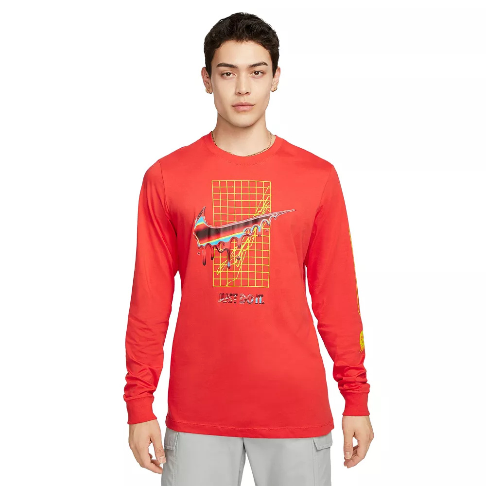 Men's Nike Heatwave Graphic Tee 4 Men's Nike Heatwave Graphic Tee - Image 2